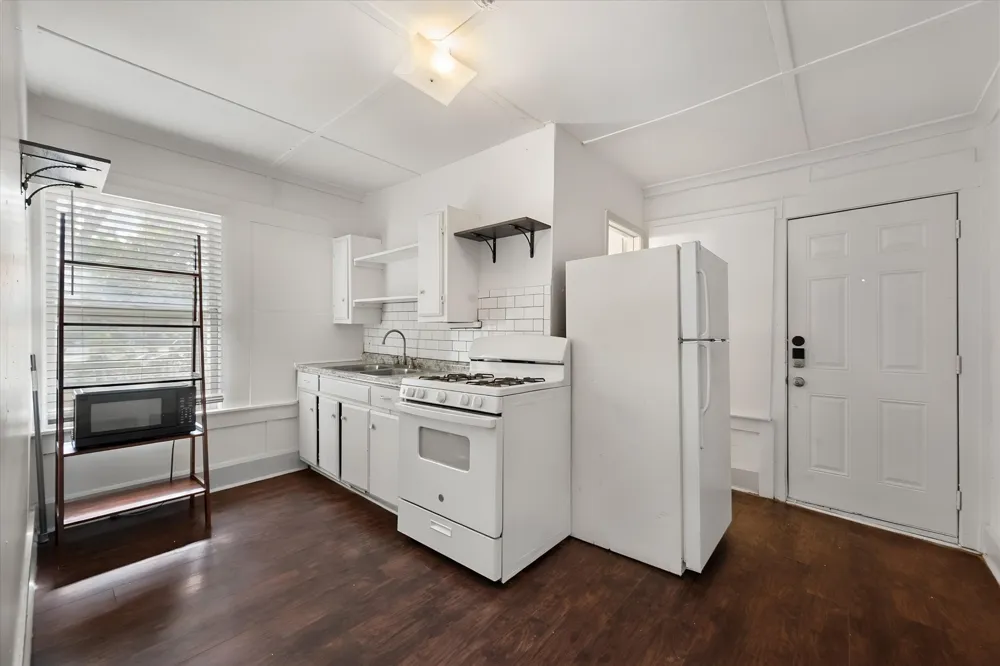 3715 Travis Avenue #C Fort Worth, TX 76110