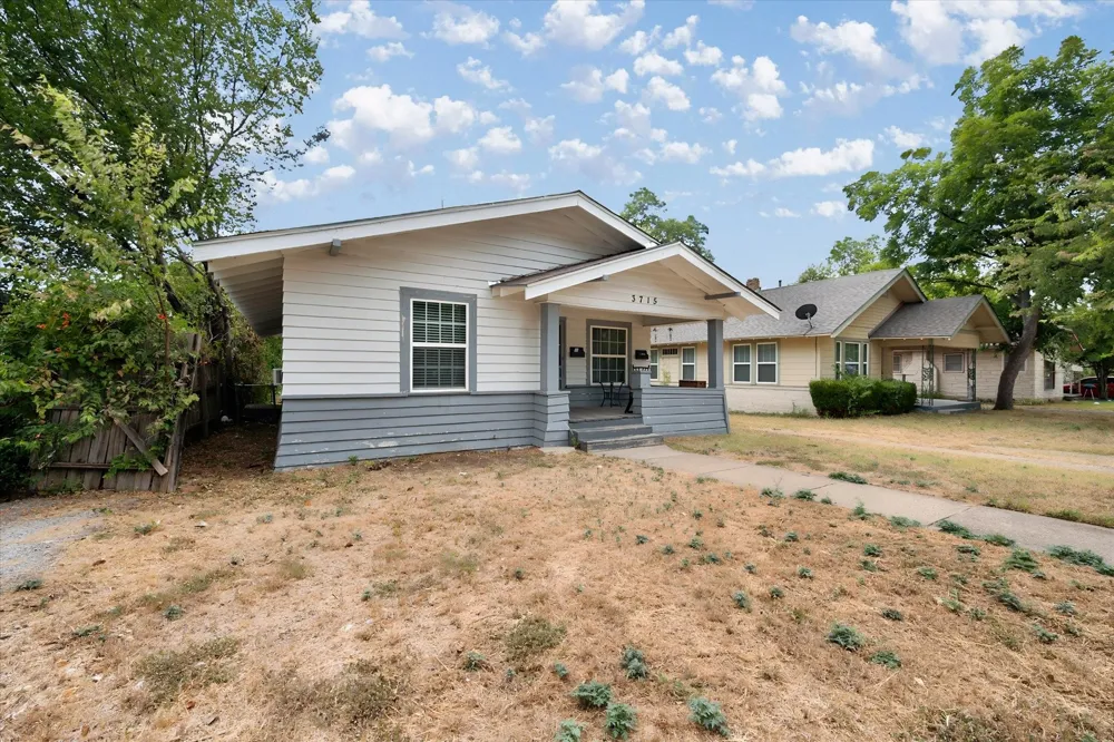 3715 Travis Avenue #C Fort Worth, TX 76110