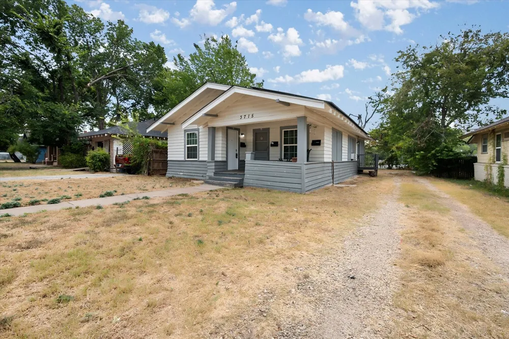 3715 Travis Avenue #C Fort Worth, TX 76110
