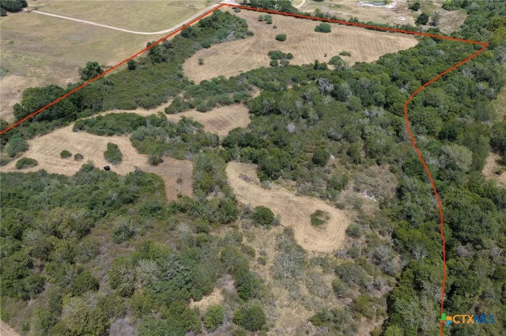 County Road 322 Shiner, TX 77984