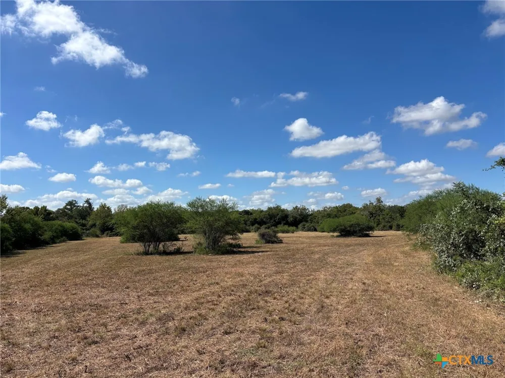 County Road 322 Shiner, TX 77984