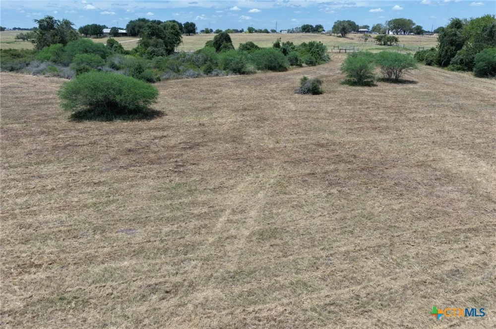 County Road 322 Shiner, TX 77984