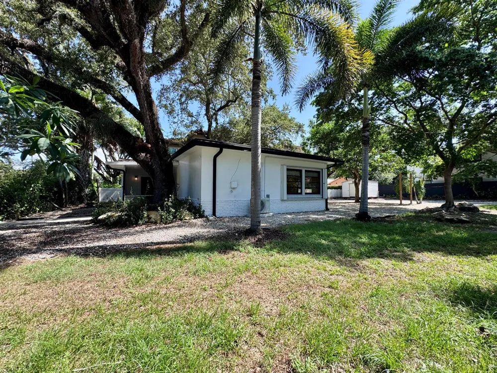 2390 SW 18th Avenue Fort Lauderdale, FL 33315