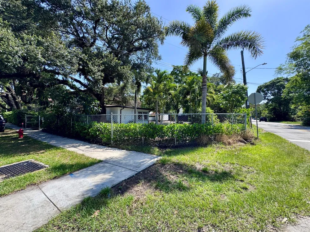2390 SW 18th Avenue Fort Lauderdale, FL 33315