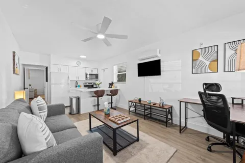 310 NE 6TH STREET #2