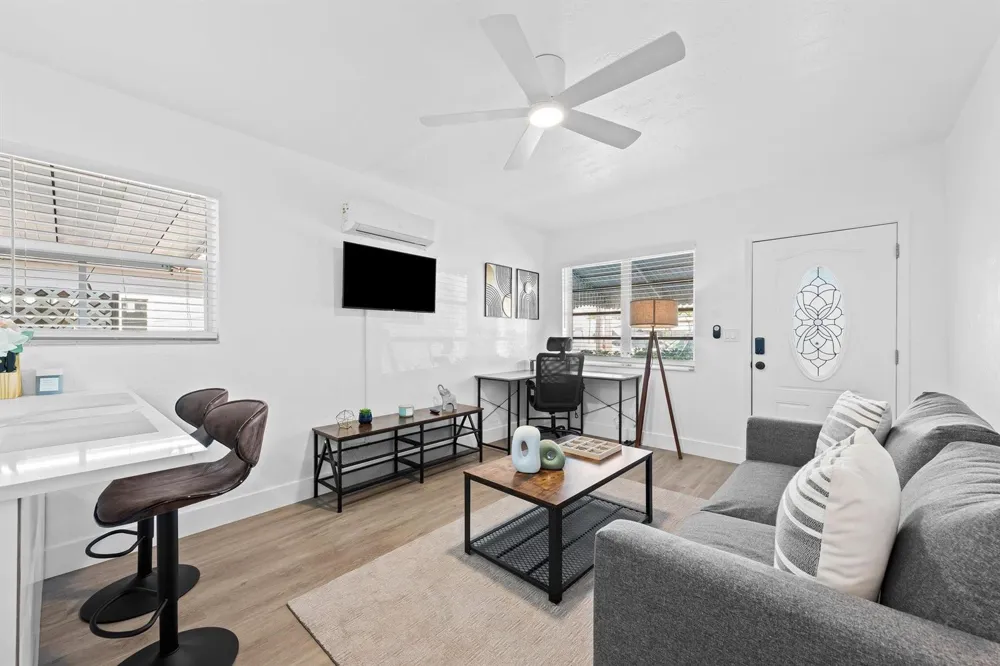 310 NE 6TH STREET #2 Hallandale Beach, FL 33009