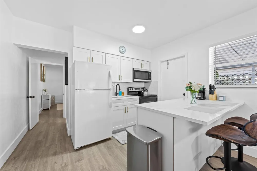 310 NE 6TH STREET #2 Hallandale Beach, FL 33009