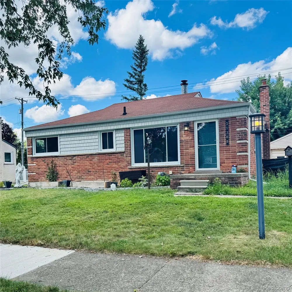 31308 Hathaway Street Livonia City, MI 48150