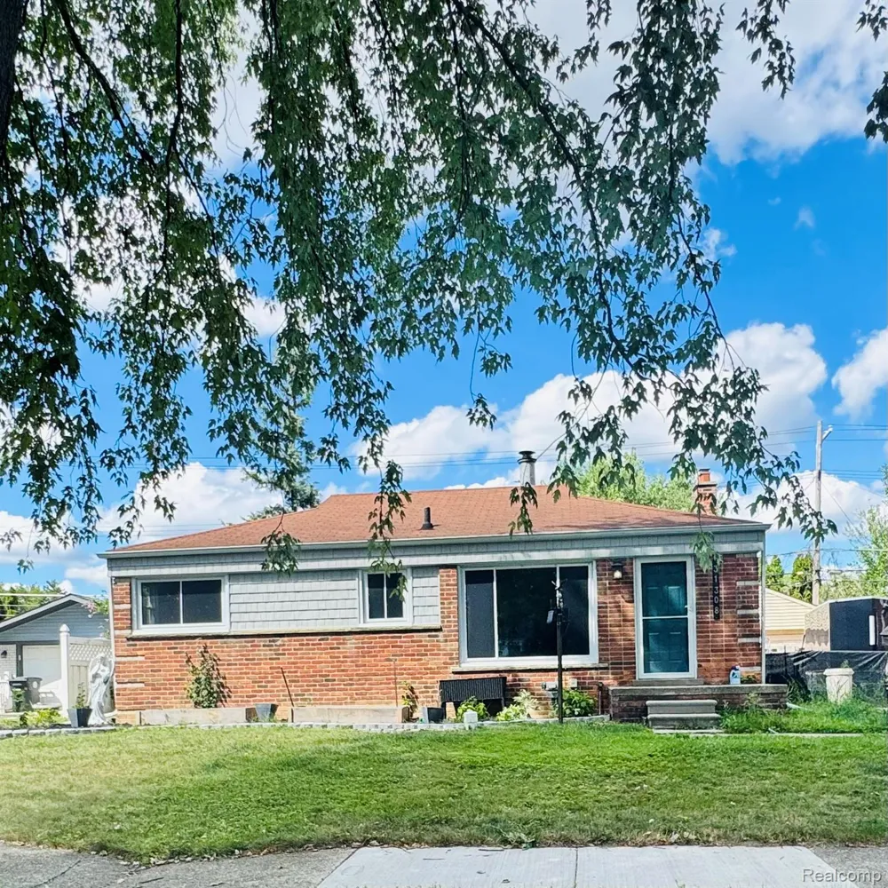 31308 Hathaway Street Livonia City, MI 48150