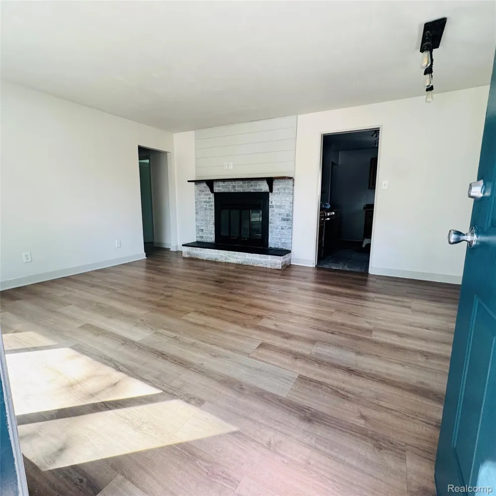 31308 Hathaway Street Livonia City, MI 48150