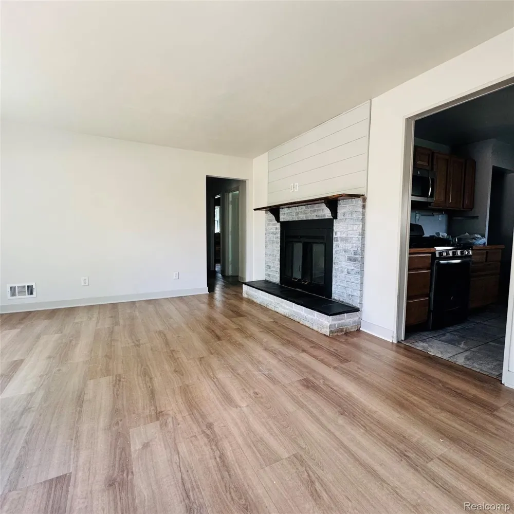 31308 Hathaway Street Livonia City, MI 48150
