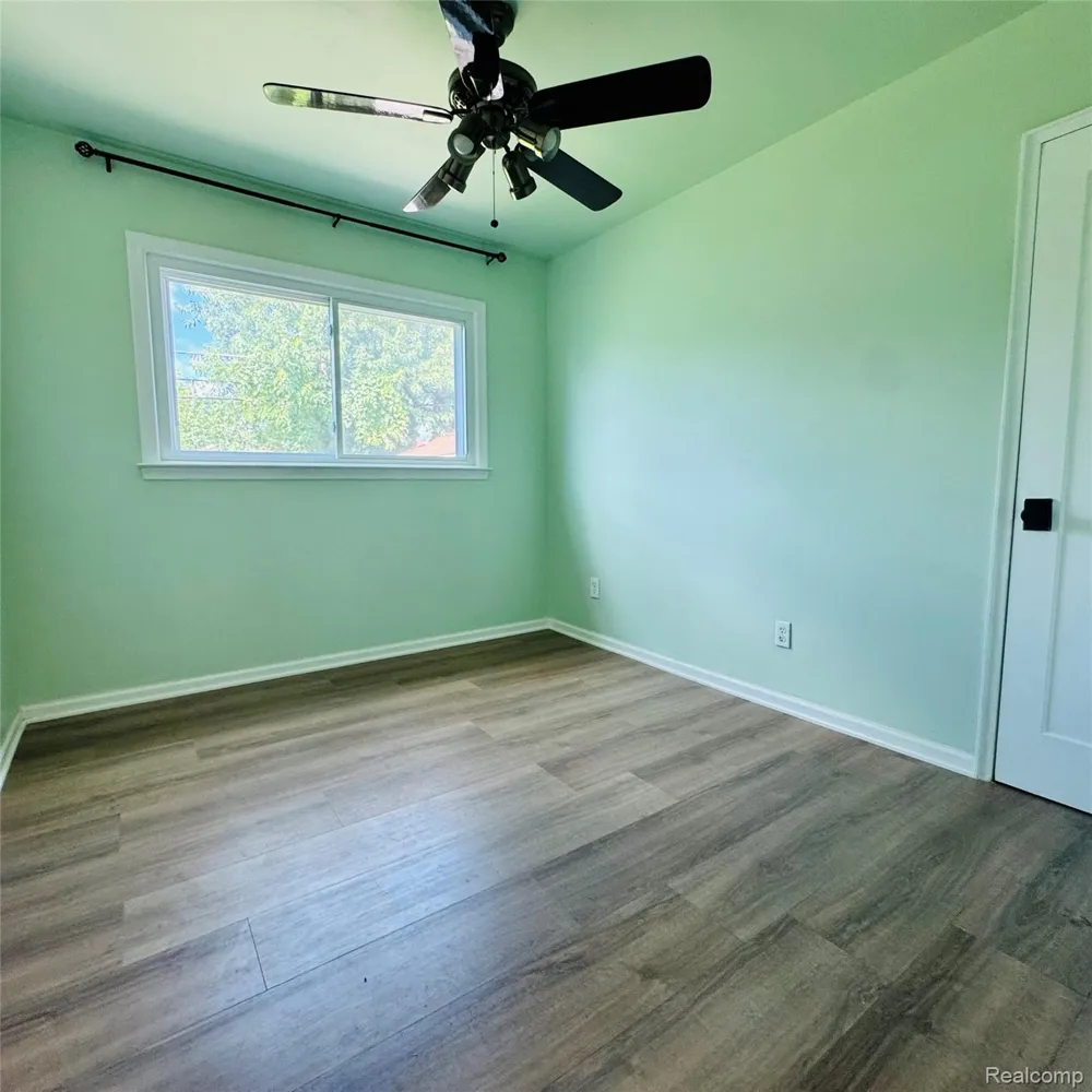 31308 Hathaway Street Livonia City, MI 48150
