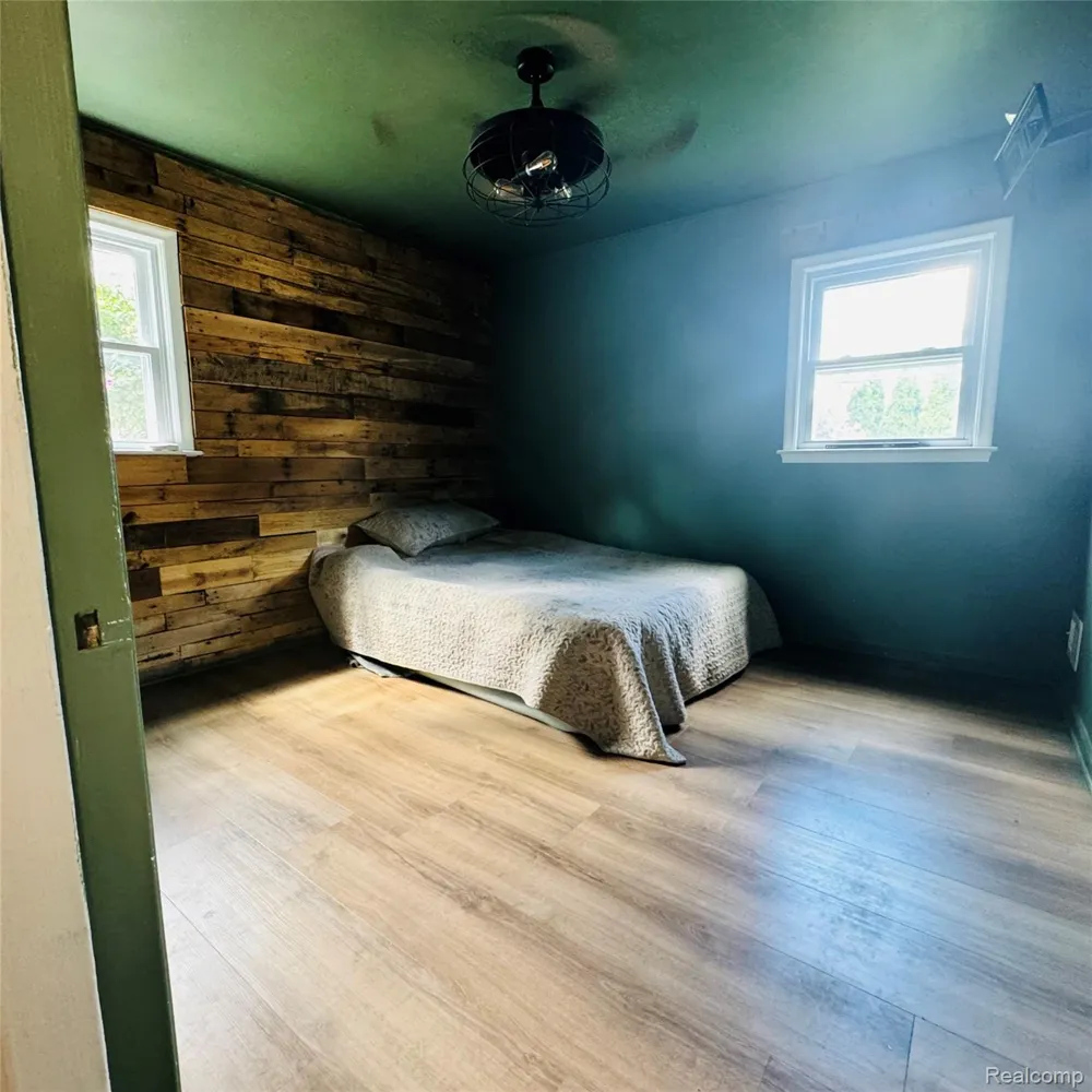 31308 Hathaway Street Livonia City, MI 48150