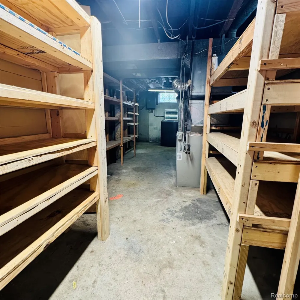 31308 Hathaway Street Livonia City, MI 48150