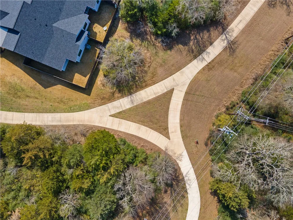 5046 Mooney Falls Drive Bryan, TX 77802