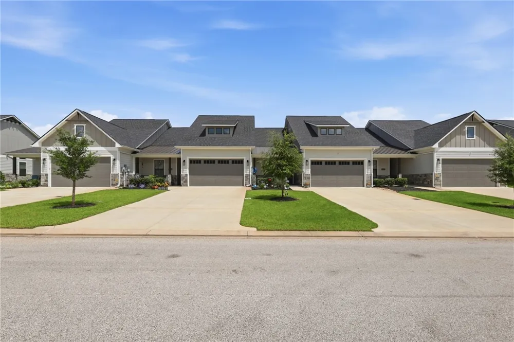 5046 Mooney Falls Drive Bryan, TX 77802