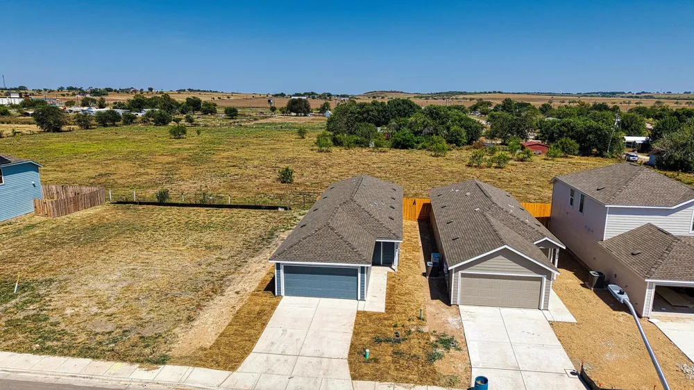 202 Pastar Falls Seguin, TX 78155