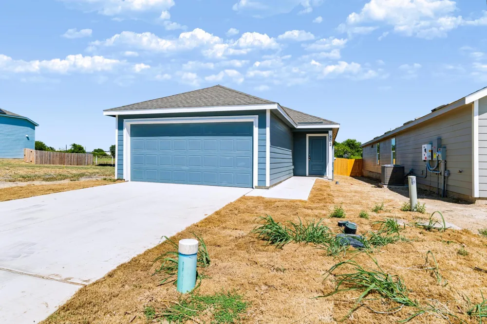202 Pastar Falls Seguin, TX 78155