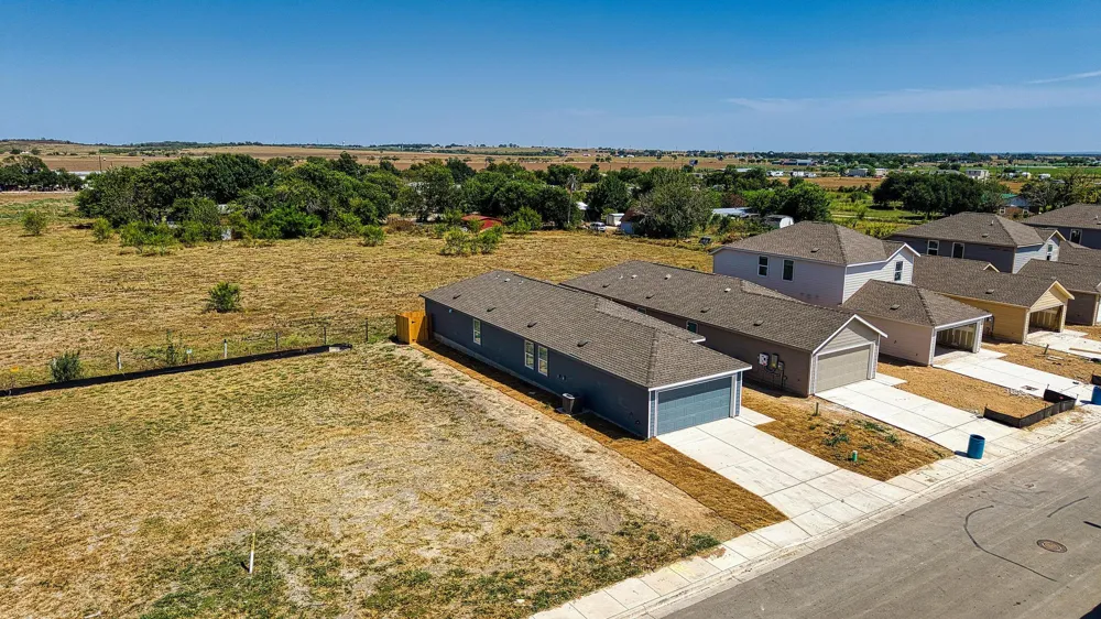 202 Pastar Falls Seguin, TX 78155