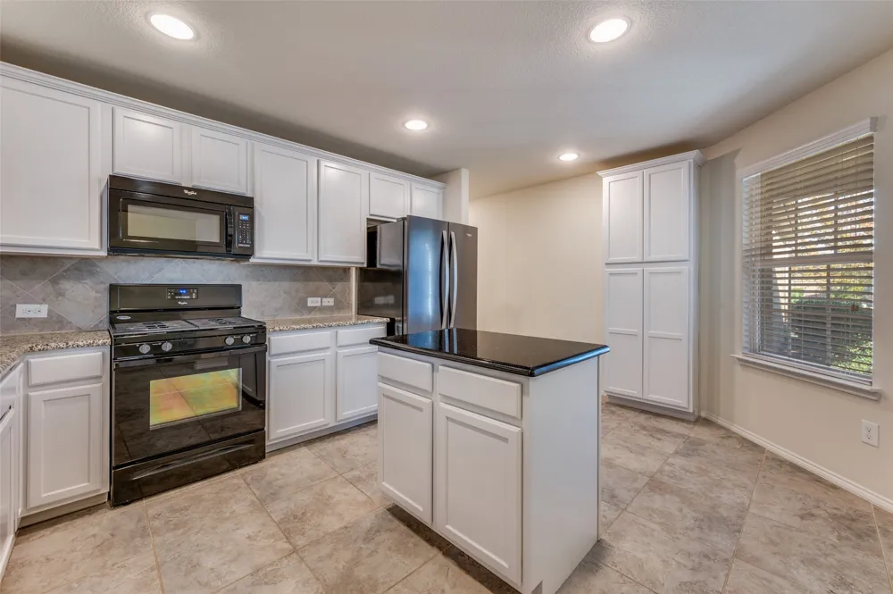 2325 Beachfront Drive Frisco, TX 75036