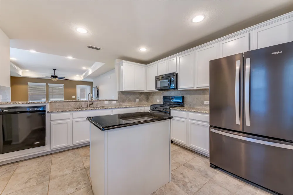 2325 Beachfront Drive Frisco, TX 75036