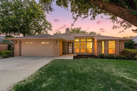 6 Alamosa Drive