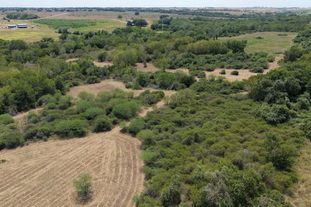County Road 322 Shiner, TX 77995