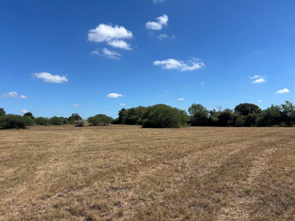 County Road 322 Shiner, TX 77995