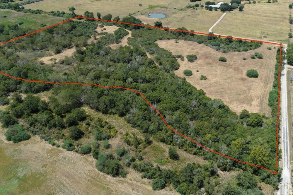 County Road 322 Shiner, TX 77995