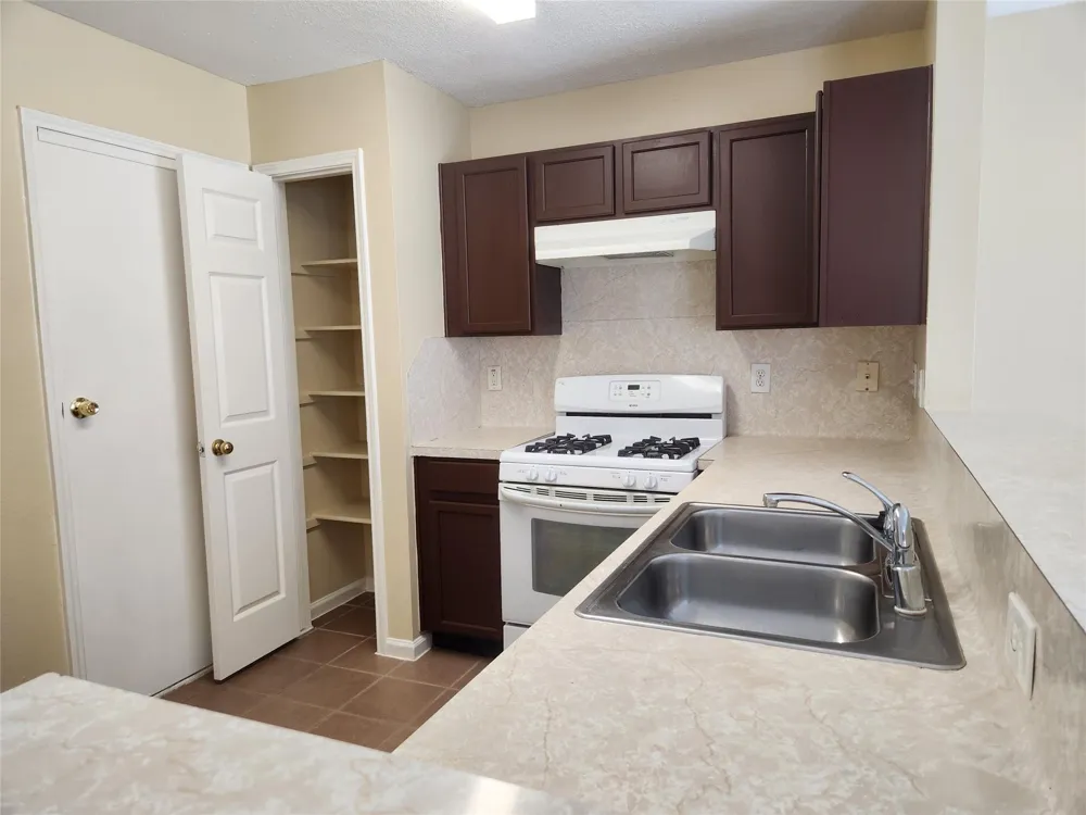 7631 Goudin Drive Missouri City, TX 77489