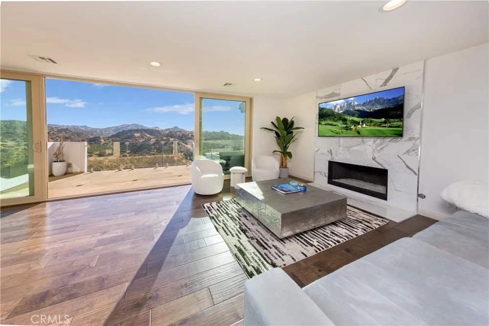 26 Corral Bell Canyon, CA 91307