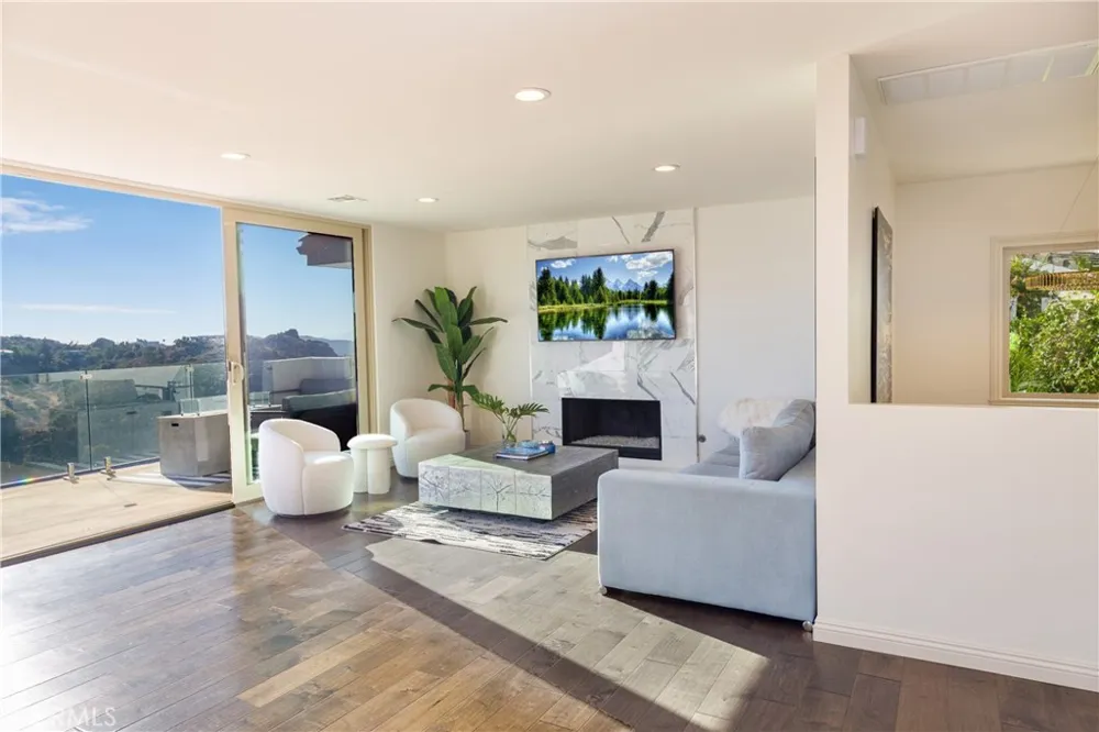 26 Corral Bell Canyon, CA 91307
