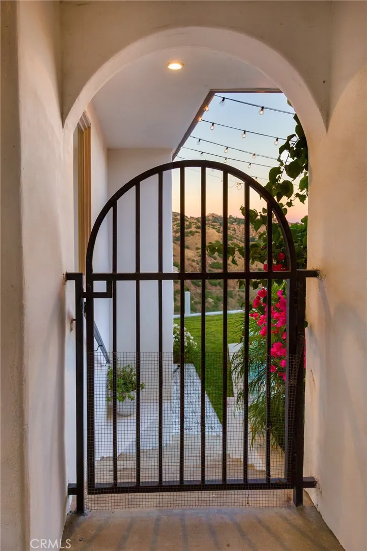 26 Corral Bell Canyon, CA 91307