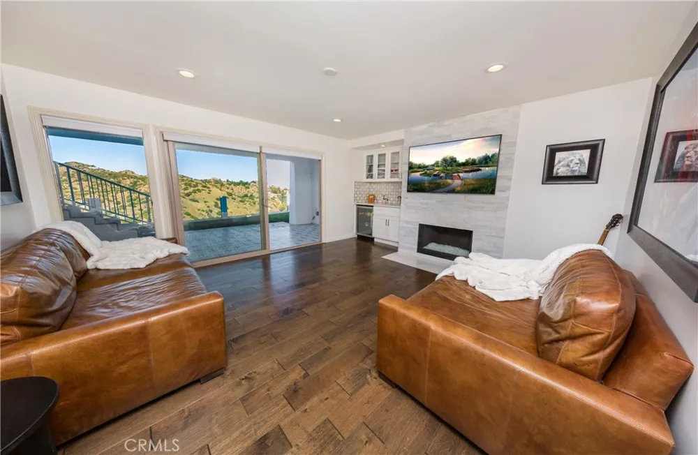 26 Corral Bell Canyon, CA 91307