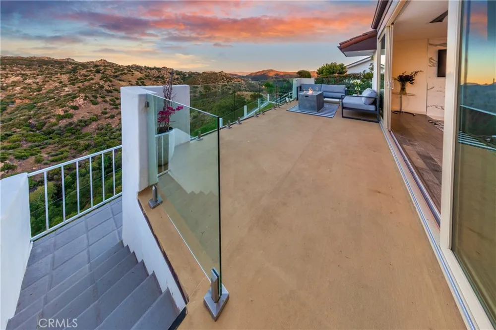 26 Corral Bell Canyon, CA 91307
