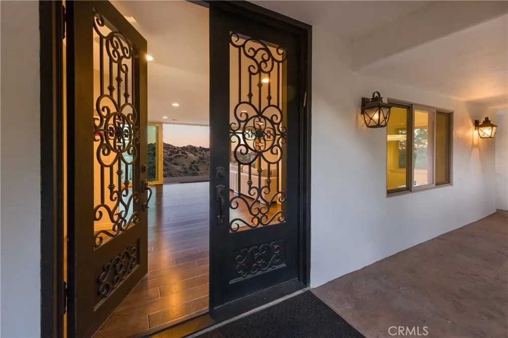 26 Corral Bell Canyon, CA 91307