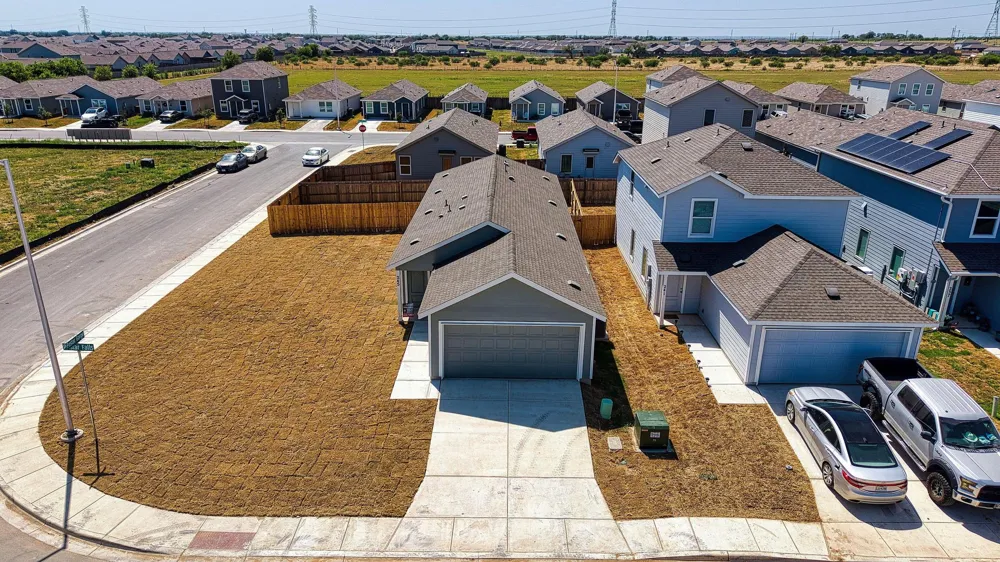 245 Pastar Falls Seguin, TX 78155