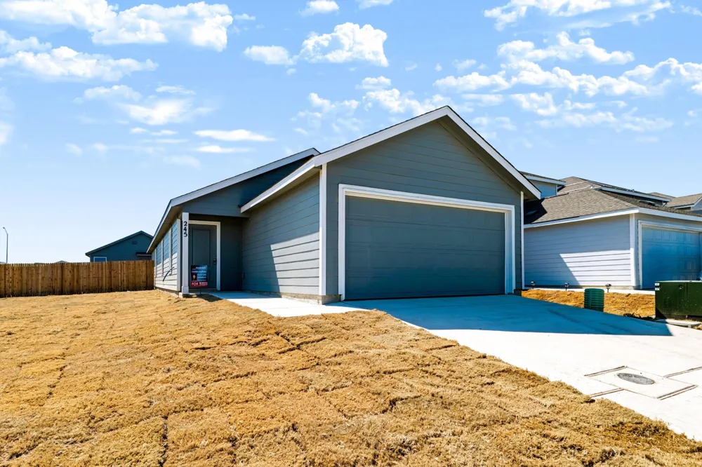 245 Pastar Falls Seguin, TX 78155