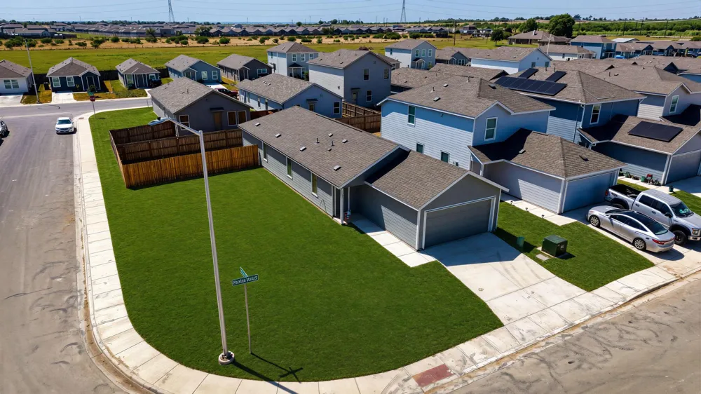 245 Pastar Falls Seguin, TX 78155