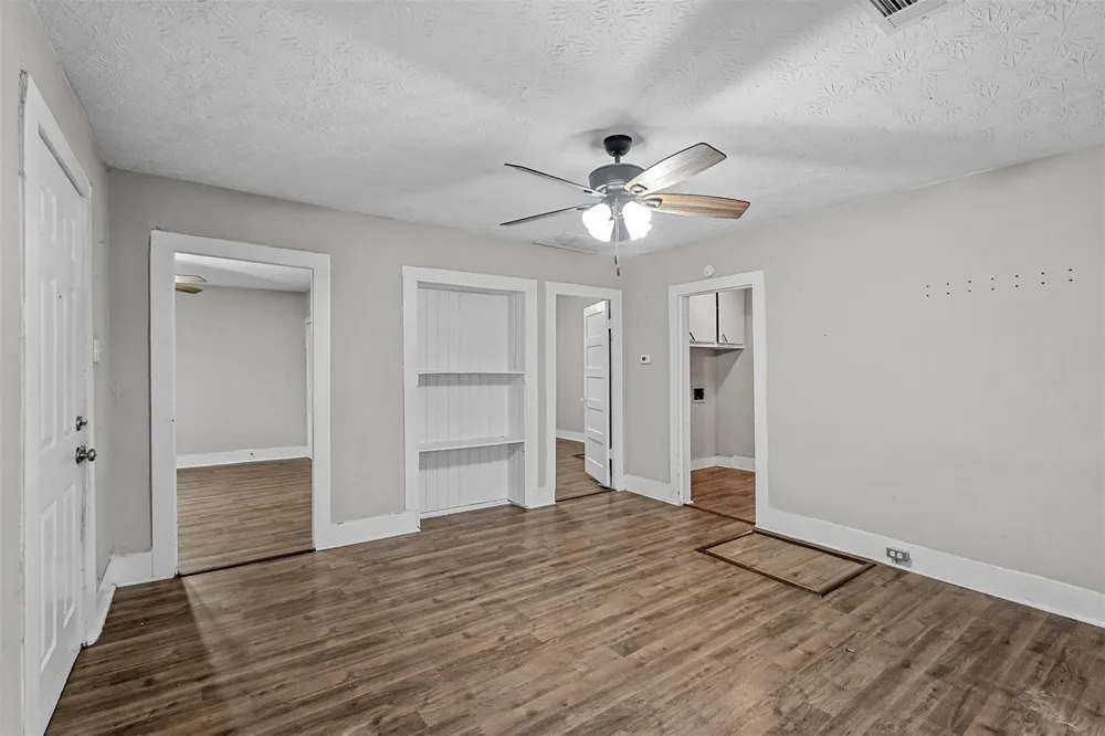 906 E Houston Street Sherman, TX 75092