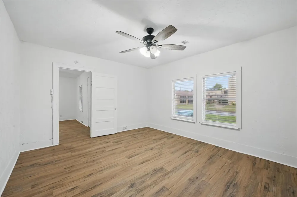 906 E Houston Street Sherman, TX 75092