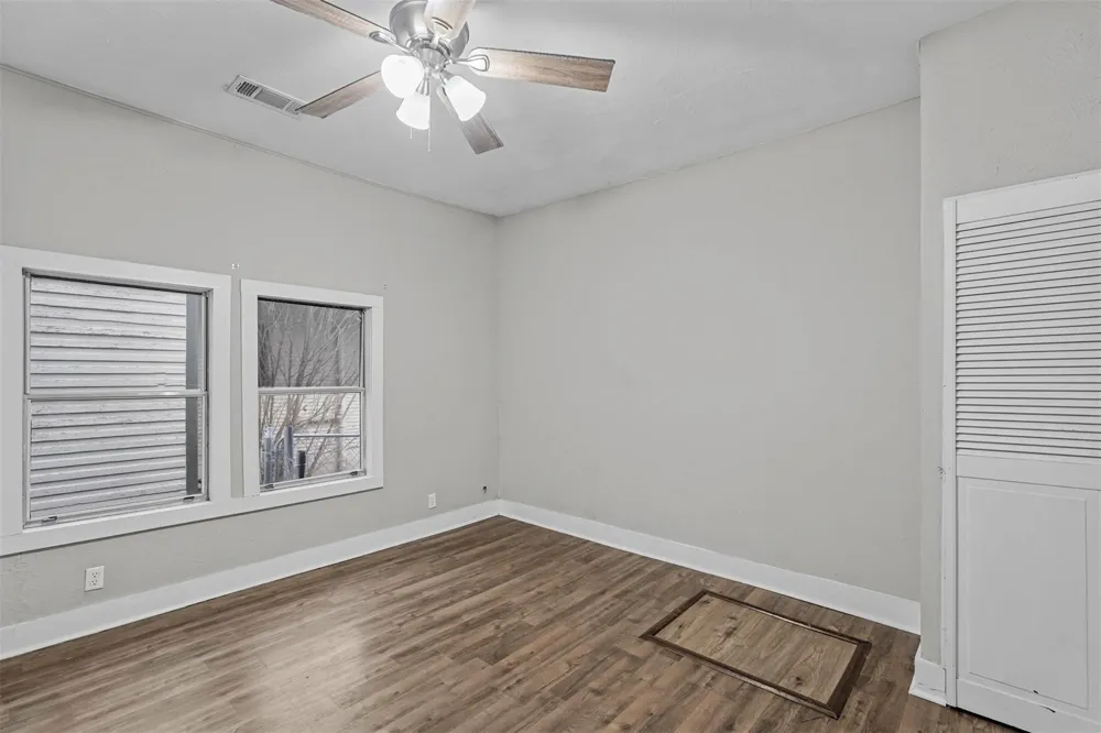 906 E Houston Street Sherman, TX 75092