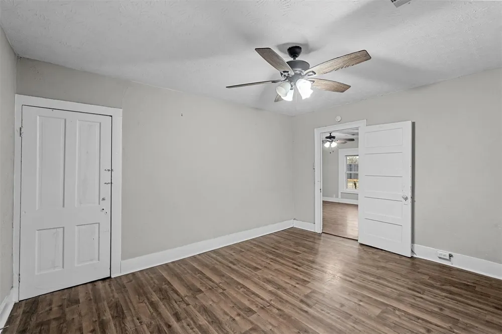 906 E Houston Street Sherman, TX 75092