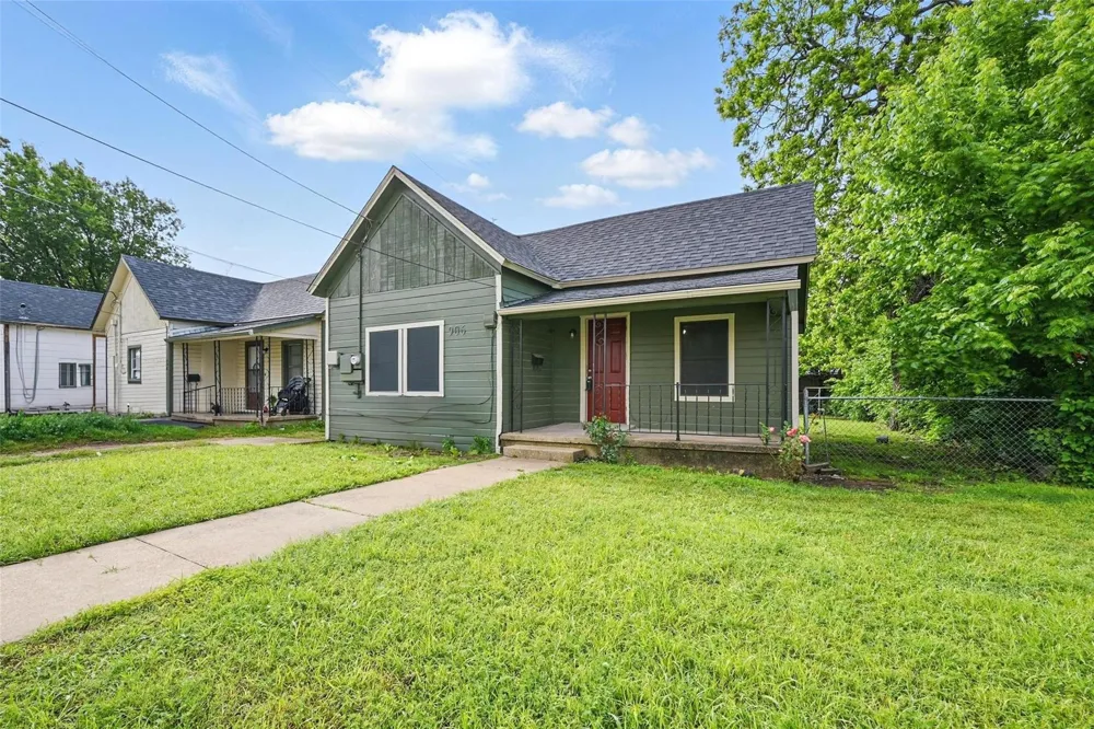 906 E Houston Street Sherman, TX 75092