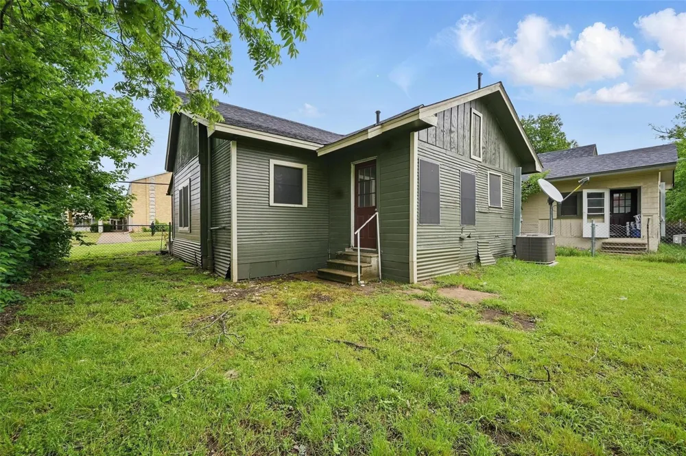 906 E Houston Street Sherman, TX 75092