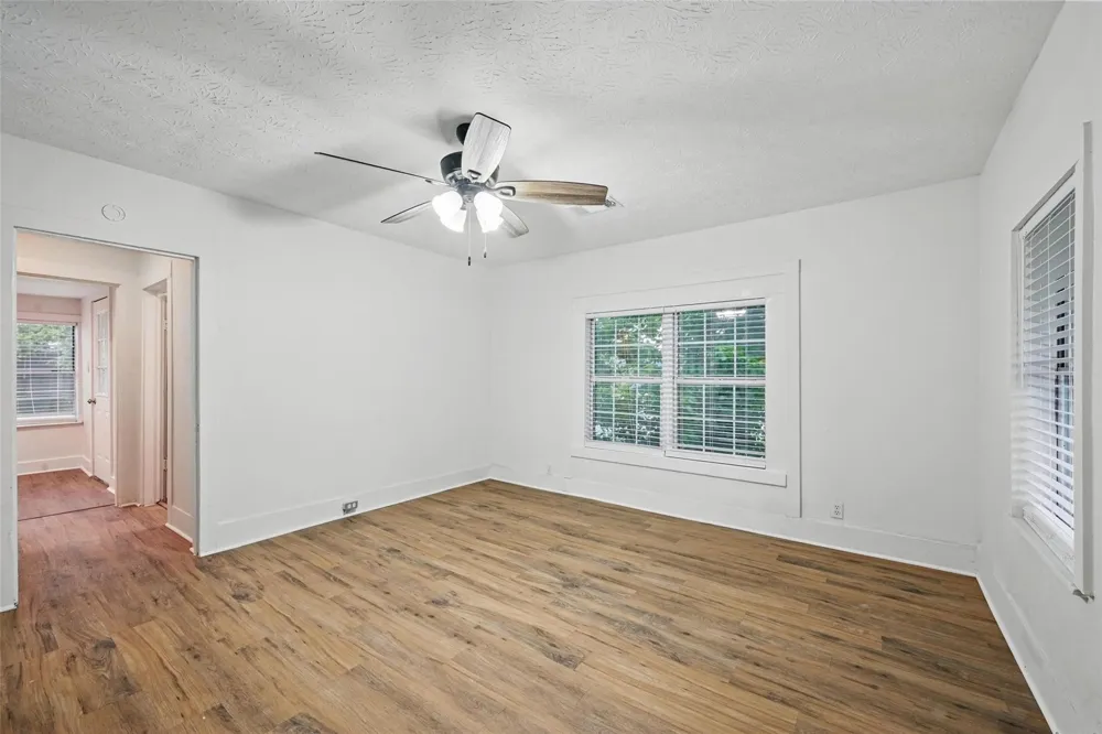 906 E Houston Street Sherman, TX 75092