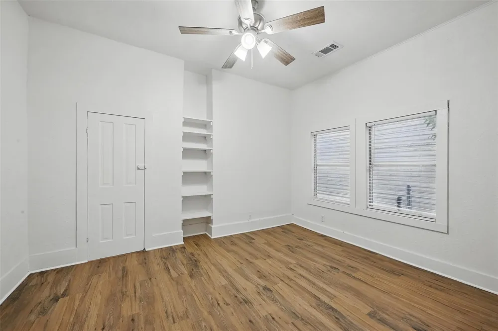 906 E Houston Street Sherman, TX 75092