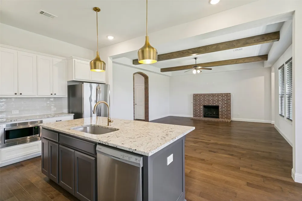 817 Highlands Avenue Aledo, TX 76008