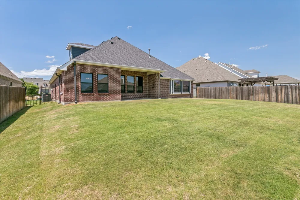 817 Highlands Avenue Aledo, TX 76008