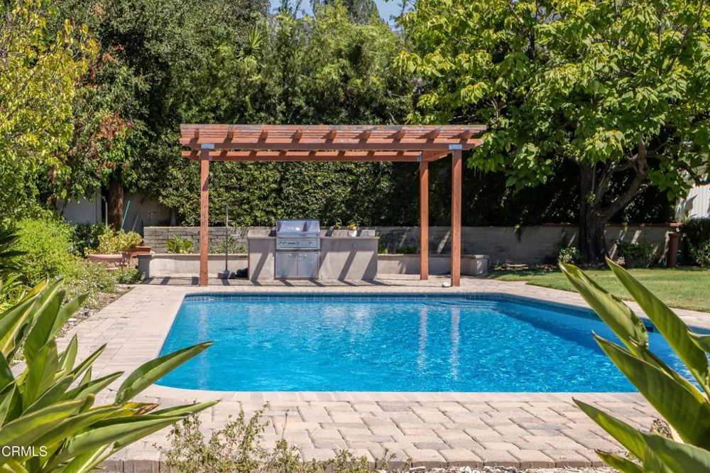 4817 Fairlawn Drive La Canada Flintridge, CA 91011